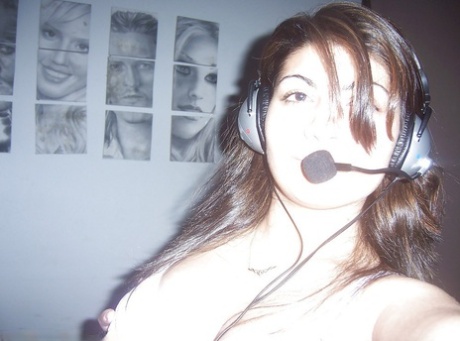 Indian girl removes her headset before taking selfies of her big tits