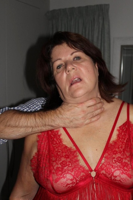 Chubby older woman Cassandra Uk engages in 69 sex upon a bed