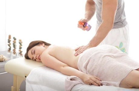 Beautiful teen girl with nice tits gets banged by hr massage attendant