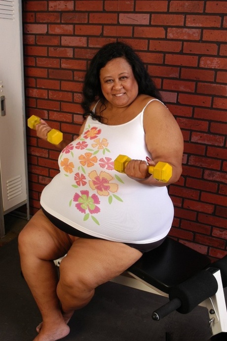 Obese older lady Debrina unleashing massive saggy boobs for nipple licking