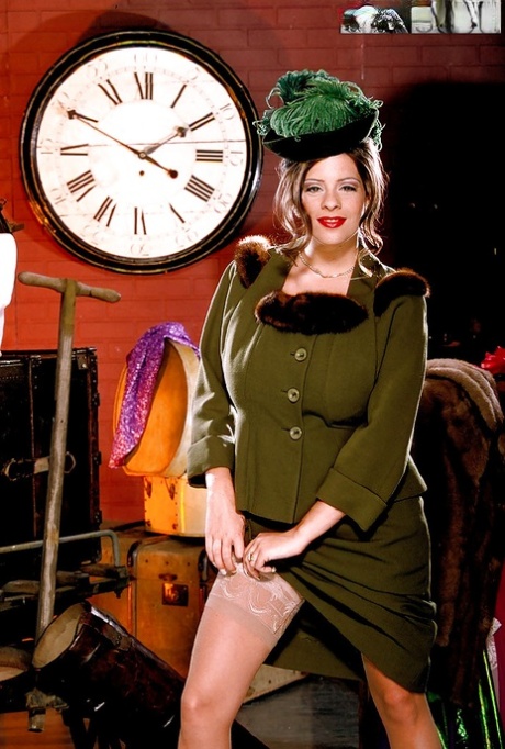 Euro model Linsey Dawn McKenzie letting knockers loose from retro clothing