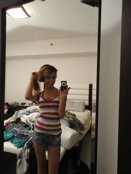 Latina ex-girlfriend Veronica Rodriguez snapping off selfies while undressing