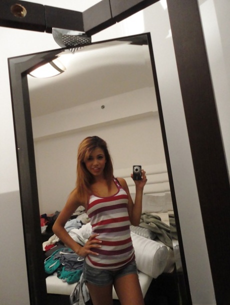 Latina ex-girlfriend Veronica Rodriguez snapping off selfies while undressing