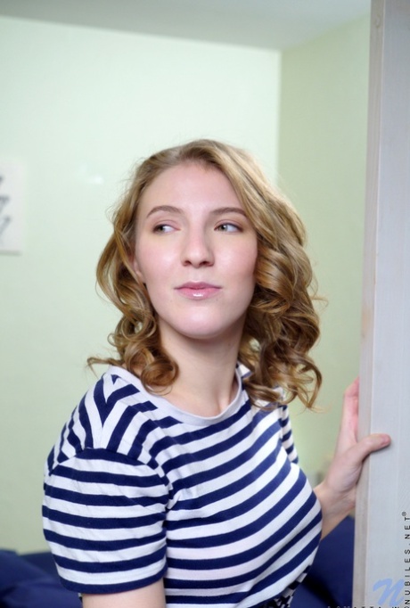 Small titted teen Lavatta W strips and sticks a glass toy in her twat