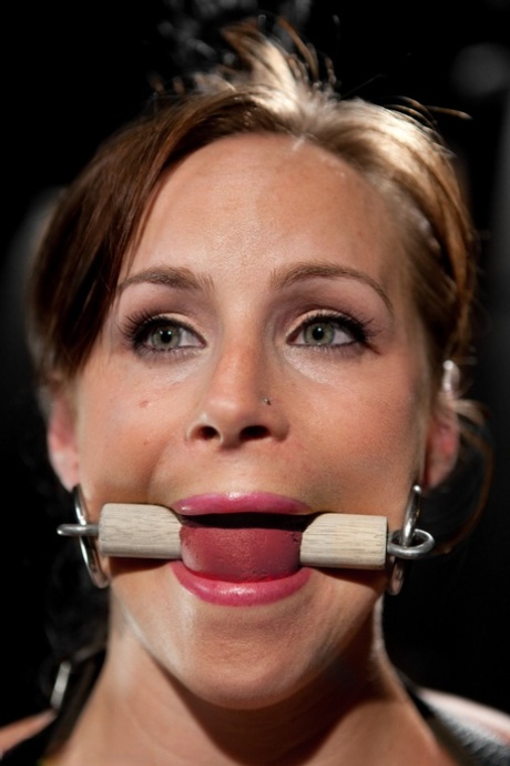 Device Bondage featuring Bella Rossi Nude Porn Pics