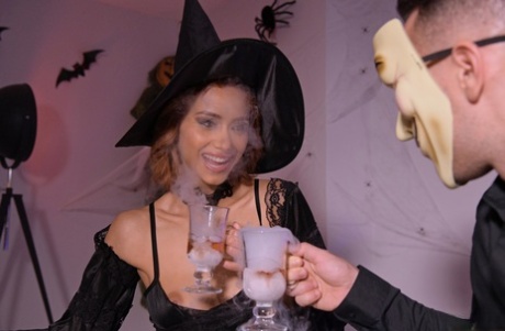 Hot European girl celebrates Halloween with a thrilling anal & vaginal fuck