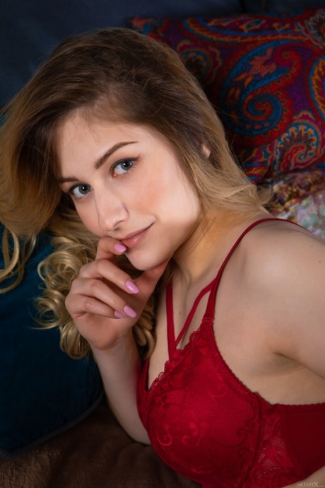 Met Art X performed by Katty Muss XXX Porn Pics