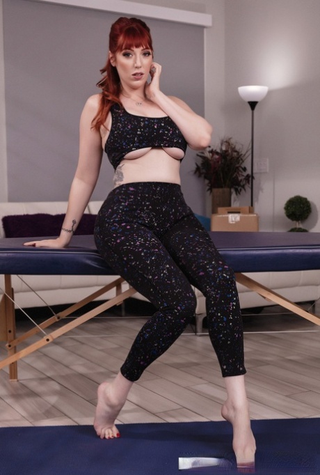 Masseuse with big tits Lauren Phillips has wild hardcore sex with her client