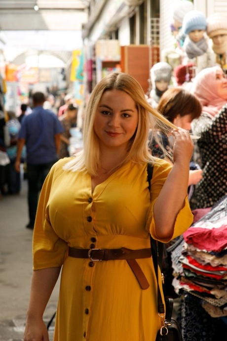 Russian babe Ivanna Ershova stripping & unleashing her big boobs in public