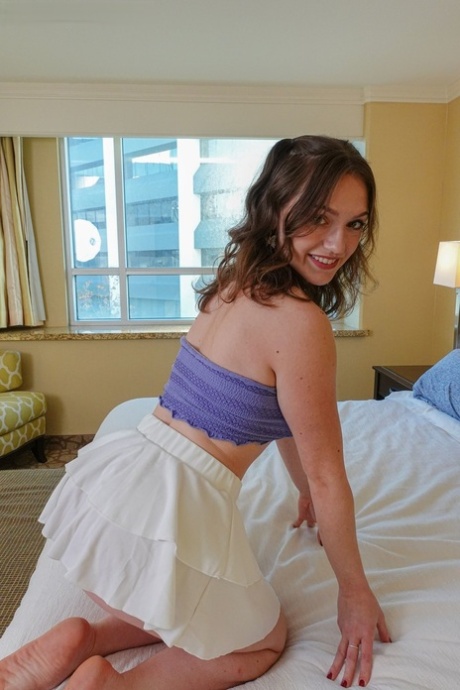 Sexy teen Gracie Gates enjoys a big dick doggystyle after sucking it