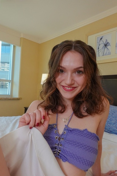 Sexy teen Gracie Gates enjoys a big dick doggystyle after sucking it