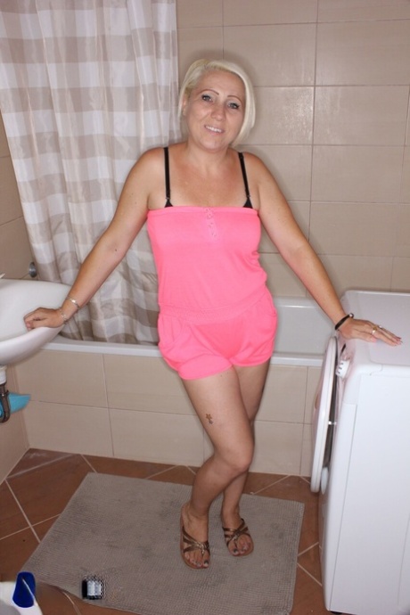 Mature NL performed by Gasha, Roberto Hot Images